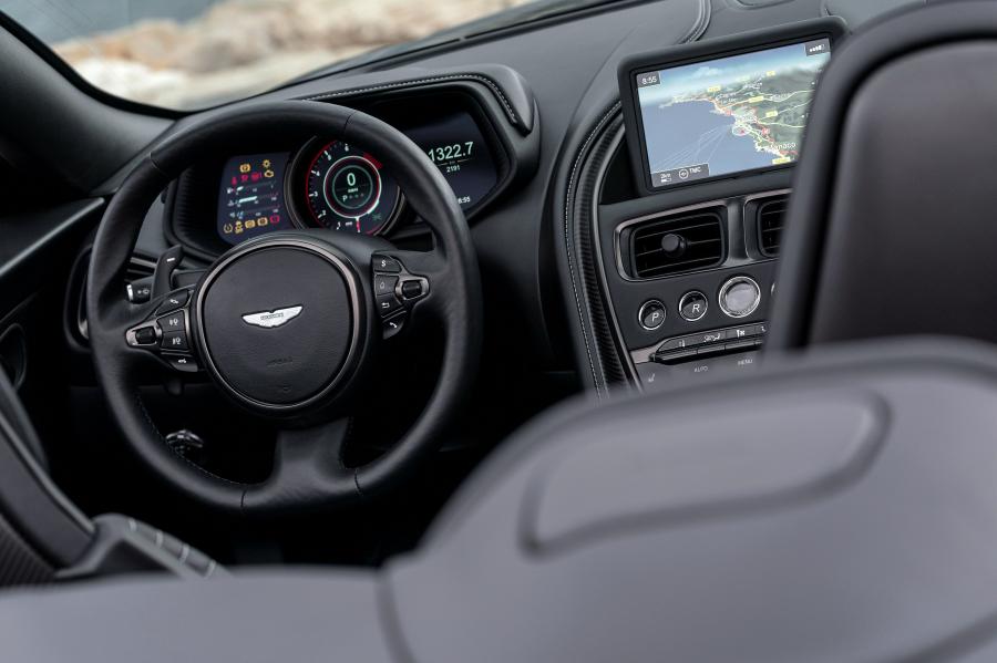 Торпедо Aston Martin DB11 V8 Volante 2018 года  (WW) (фото 43 из 54)